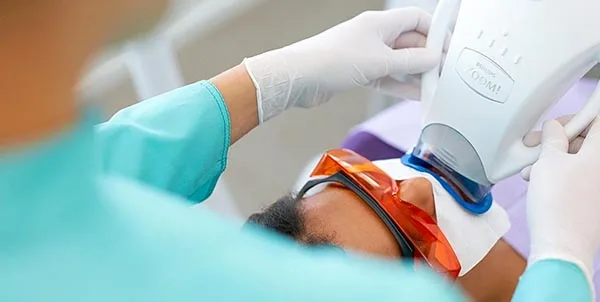 enblanquiment dental profesional clinica a Blanes a Girona enblanquiment dental profesional clinica a Blanes a Girona